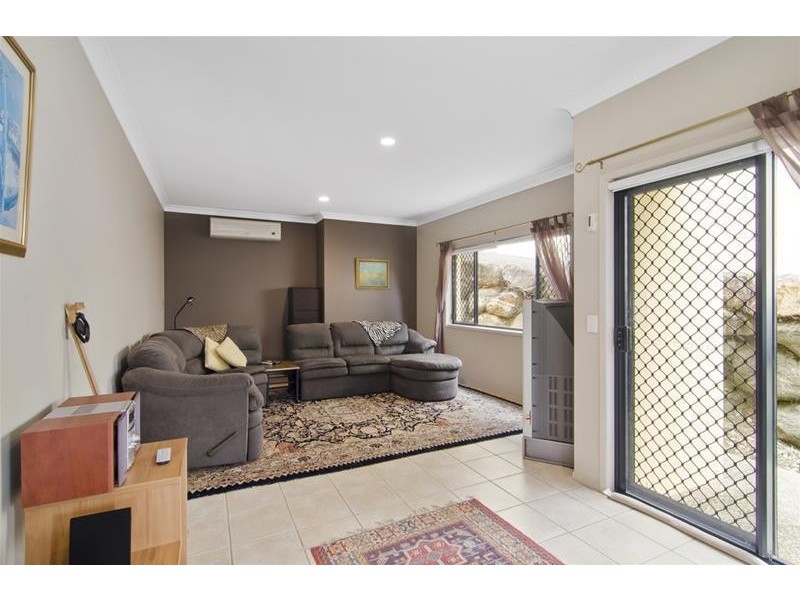 2/16 Wuruma Court, Elanora QLD 4221