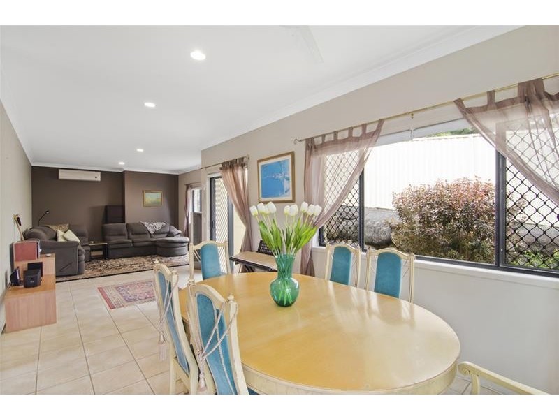 2/16 Wuruma Court, Elanora QLD 4221