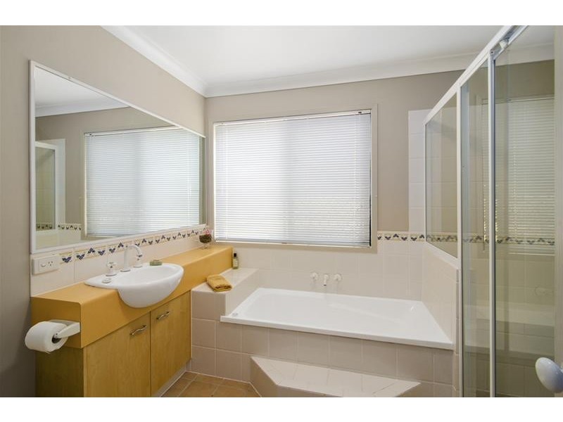 2/16 Wuruma Court, Elanora QLD 4221