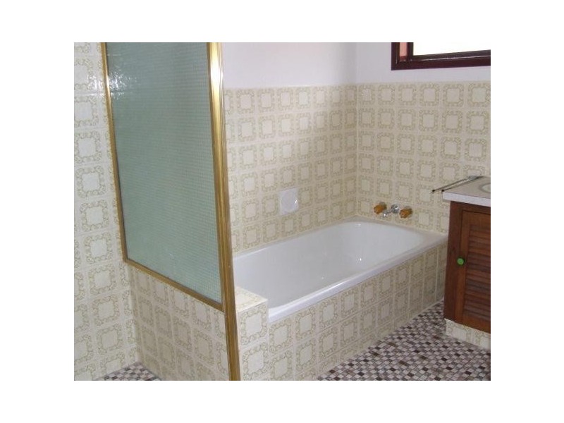 72 Philippine Parade, Palm Beach QLD 4221