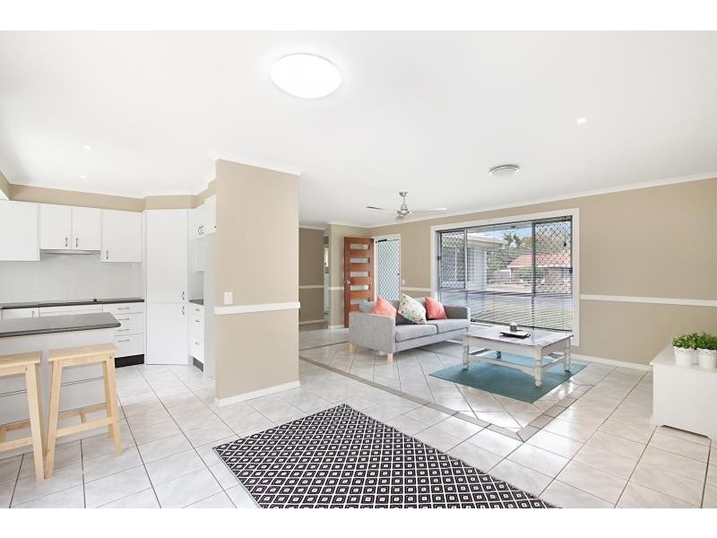 7 Gladful Court, Varsity Lakes QLD 4227