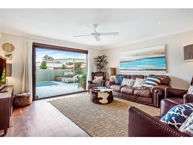 40 Tussock Crescent, Elanora QLD 4221