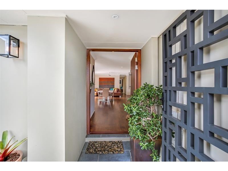 40 Tussock Crescent, Elanora QLD 4221