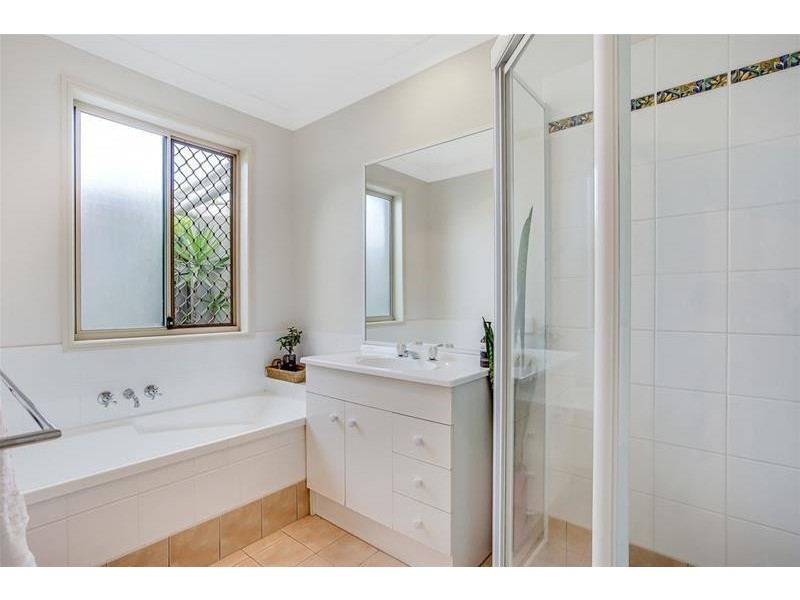 40 Tussock Crescent, Elanora QLD 4221