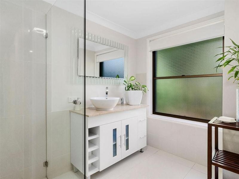 70 Simpsons Road, Currumbin Waters QLD 4223