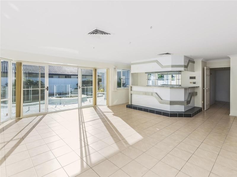 5 Linden Court, Palm Beach QLD 4221