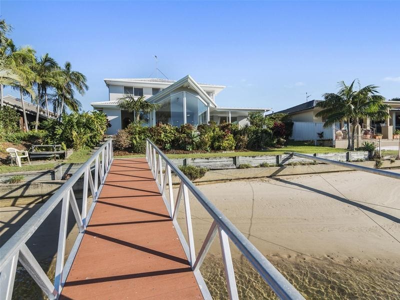5 Linden Court, Palm Beach QLD 4221