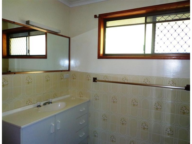 15 Foothill Street, Elanora QLD 4221