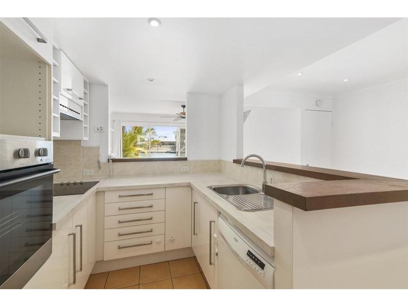 9/2-10 Coolgardie Street, Elanora QLD 4221