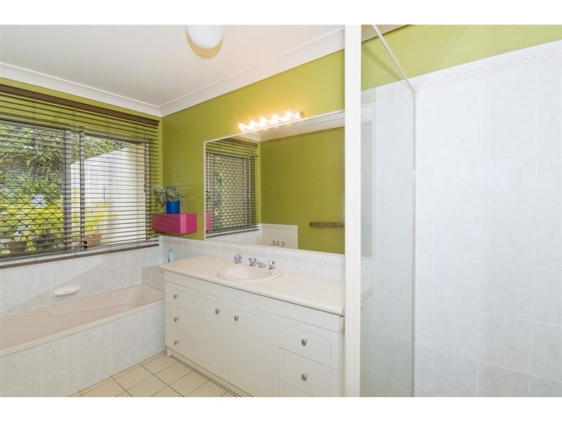 1/16 Carilla Place, Elanora QLD 4221