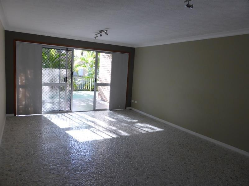 2/9 Twenty Eighth Avenue, Palm Beach QLD 4221