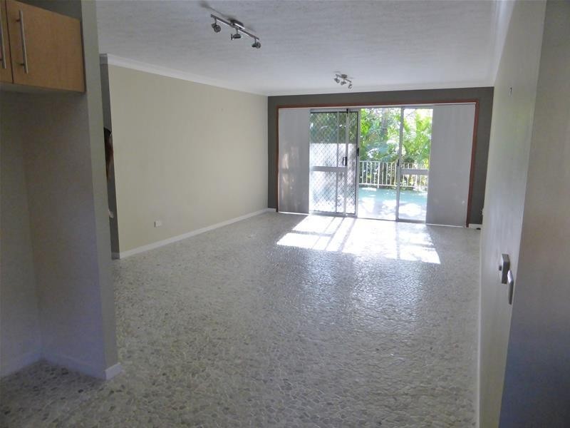 2/9 Twenty Eighth Avenue, Palm Beach QLD 4221