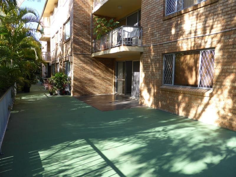 2/9 Twenty Eighth Avenue, Palm Beach QLD 4221