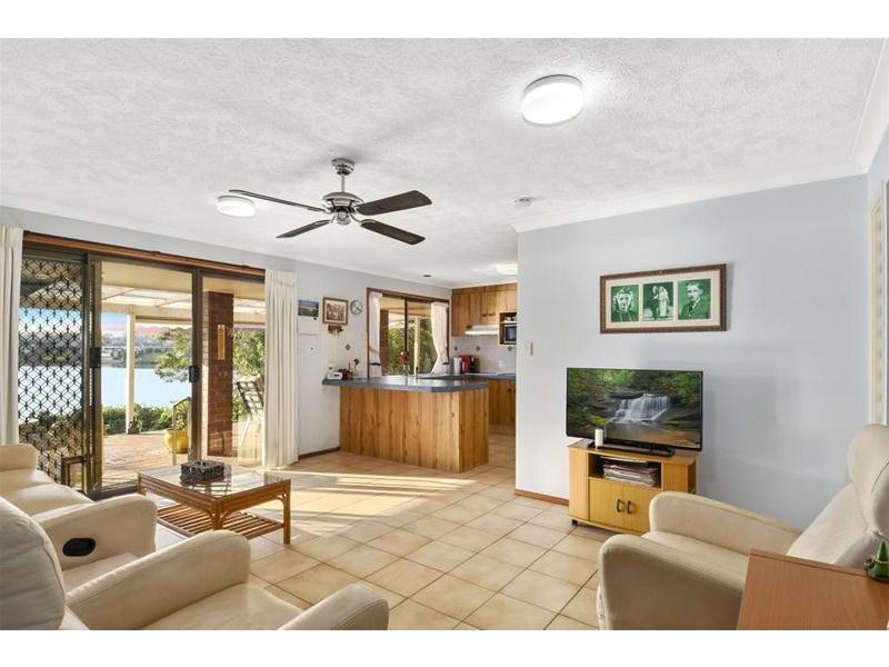 21 Ironbark Street, Elanora QLD 4221