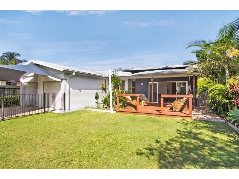 8 Cassia Court, Palm Beach QLD 4221
