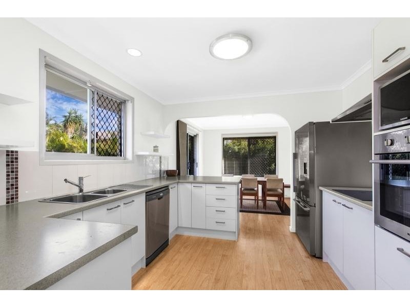 8 Cassia Court, Palm Beach QLD 4221