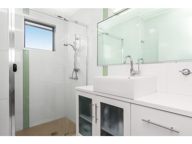 8 Cassia Court, Palm Beach QLD 4221