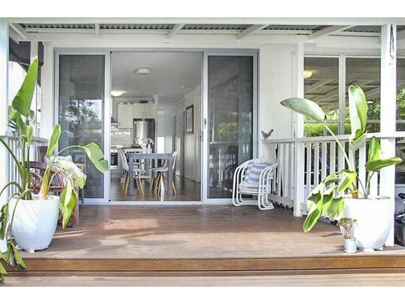 32 Sixth Avenue, Palm Beach QLD 4221