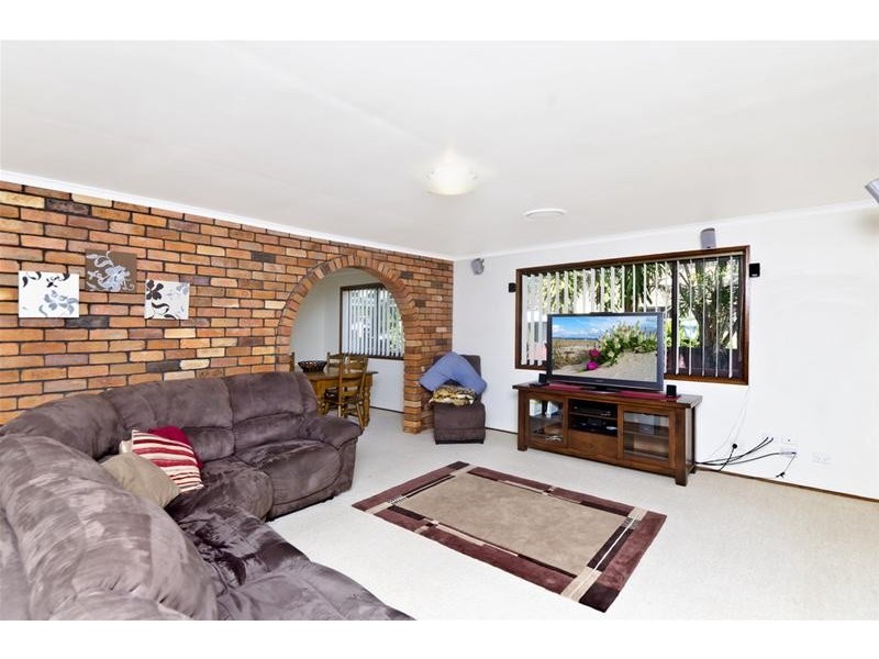 3 Ling Place, Palm Beach QLD 4221