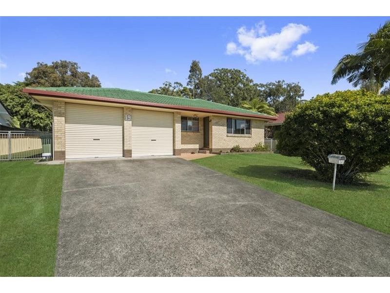 19 Colvillea Court, Palm Beach QLD 4221