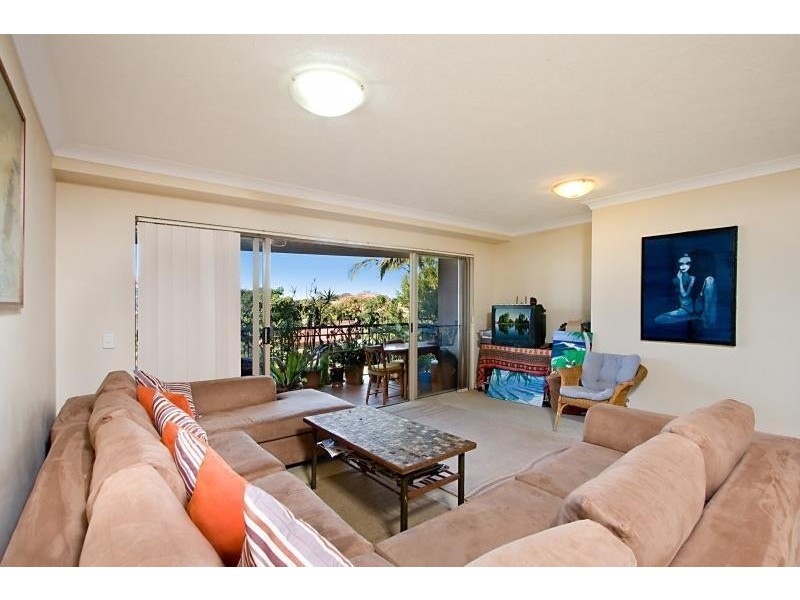 11/1040 Gold Coast Highway, Palm Beach QLD 4221