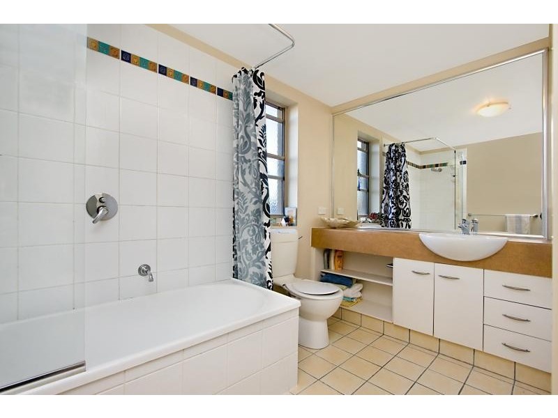 11/1040 Gold Coast Highway, Palm Beach QLD 4221