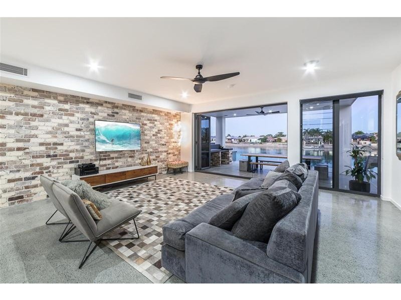 2/9 Diplacus Drive, Palm Beach QLD 4221