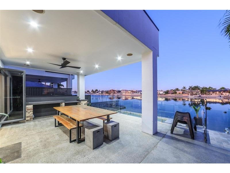 2/9 Diplacus Drive, Palm Beach QLD 4221