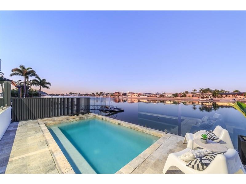 2/9 Diplacus Drive, Palm Beach QLD 4221