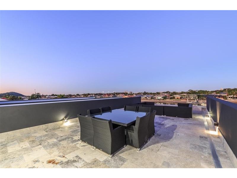 2/9 Diplacus Drive, Palm Beach QLD 4221