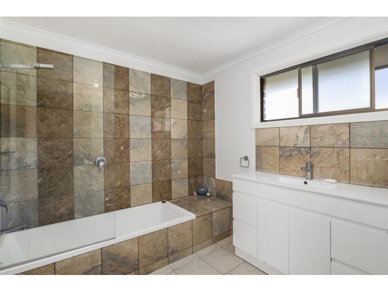 2 Calver Court, Currumbin Waters QLD 4223