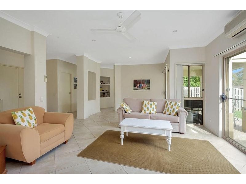 4 Kodiak Drive, Varsity Lakes QLD 4227