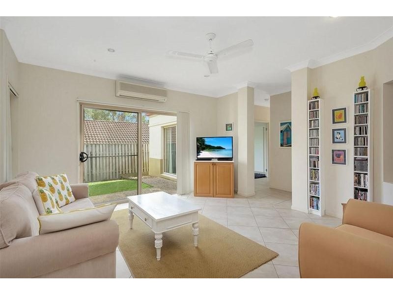 4 Kodiak Drive, Varsity Lakes QLD 4227