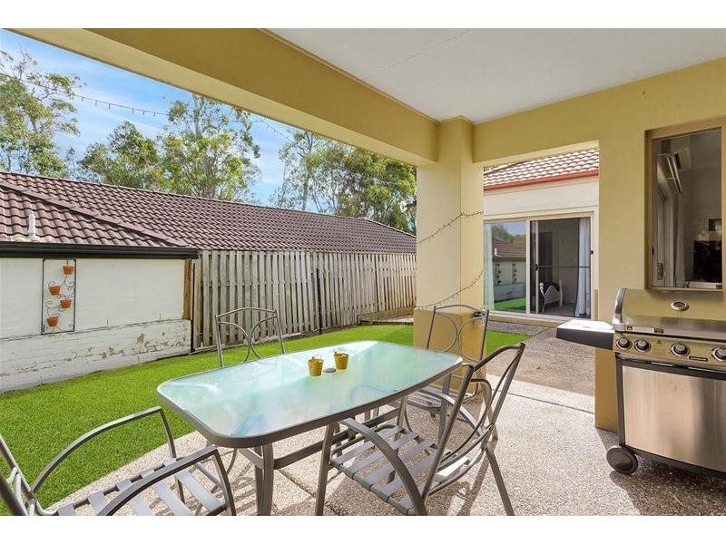 4 Kodiak Drive, Varsity Lakes QLD 4227