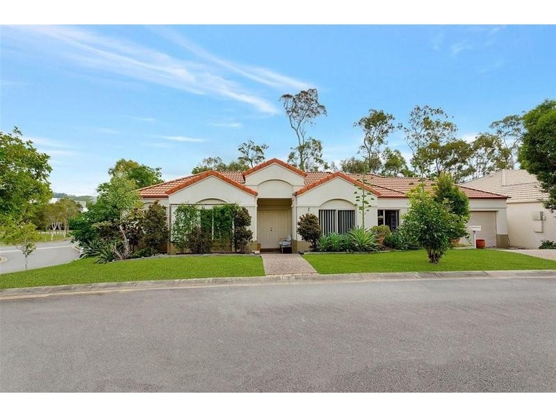 4 Kodiak Drive, Varsity Lakes QLD 4227