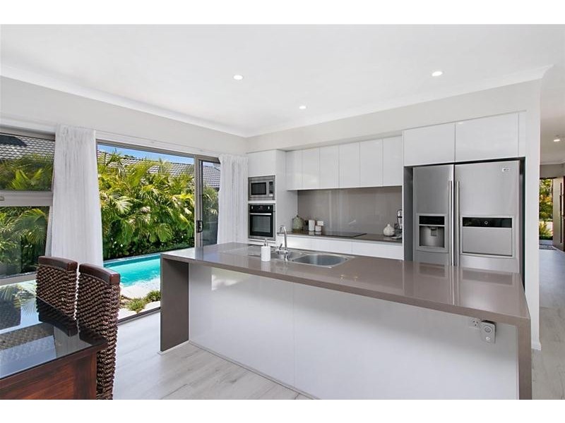 21 Casuarina Drive, Elanora QLD 4221