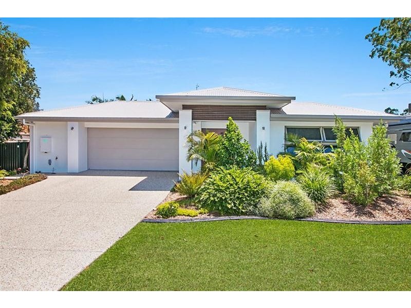 21 Casuarina Drive, Elanora QLD 4221