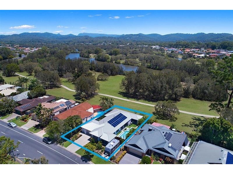 21 Casuarina Drive, Elanora QLD 4221