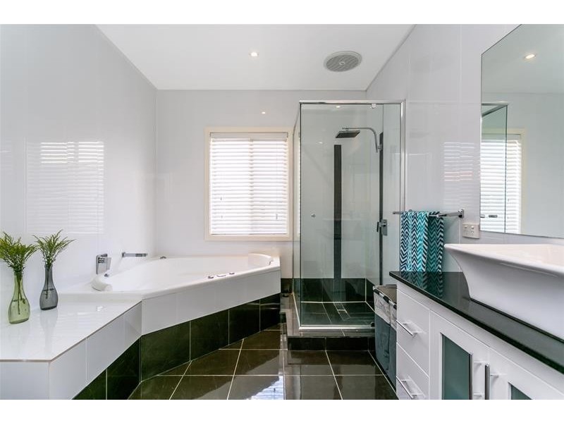 2/28 Twenty Seventh Avenue, Palm Beach QLD 4221