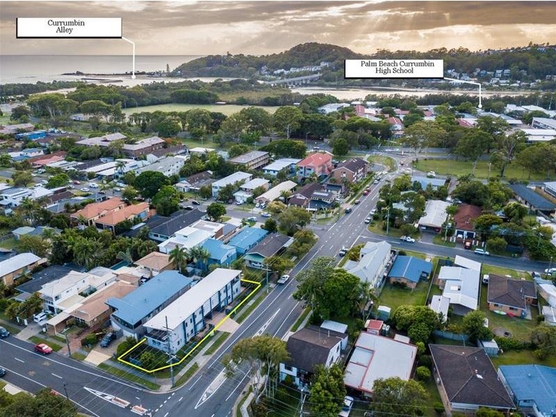 2/7 Tahiti Avenue, Palm Beach QLD 4221