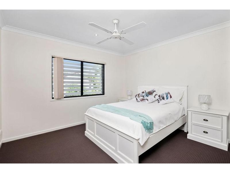 2/7 Tahiti Avenue, Palm Beach QLD 4221