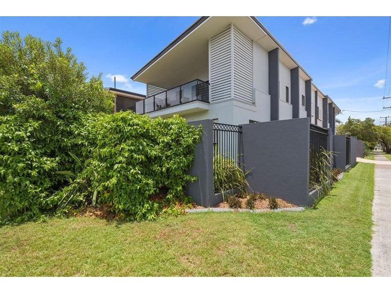 2/7 Tahiti Avenue, Palm Beach QLD 4221