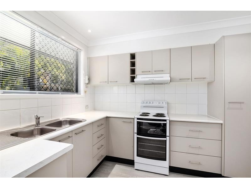 3/2 Mawarra Street, Palm Beach QLD 4221