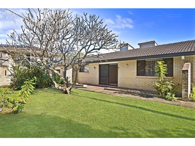 3/2 Mawarra Street, Palm Beach QLD 4221