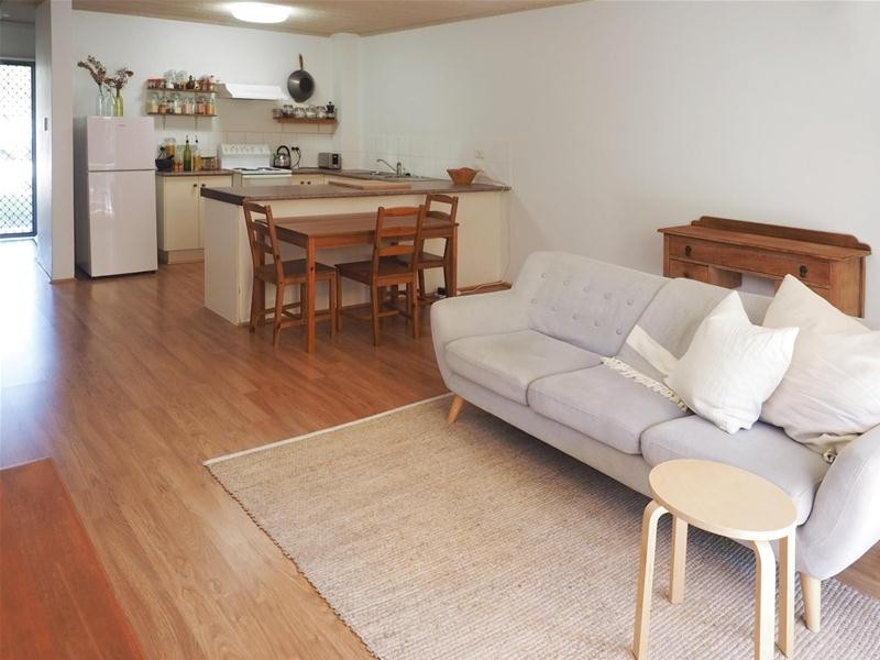 2/3 Hayle Street, Burleigh Heads QLD 4220