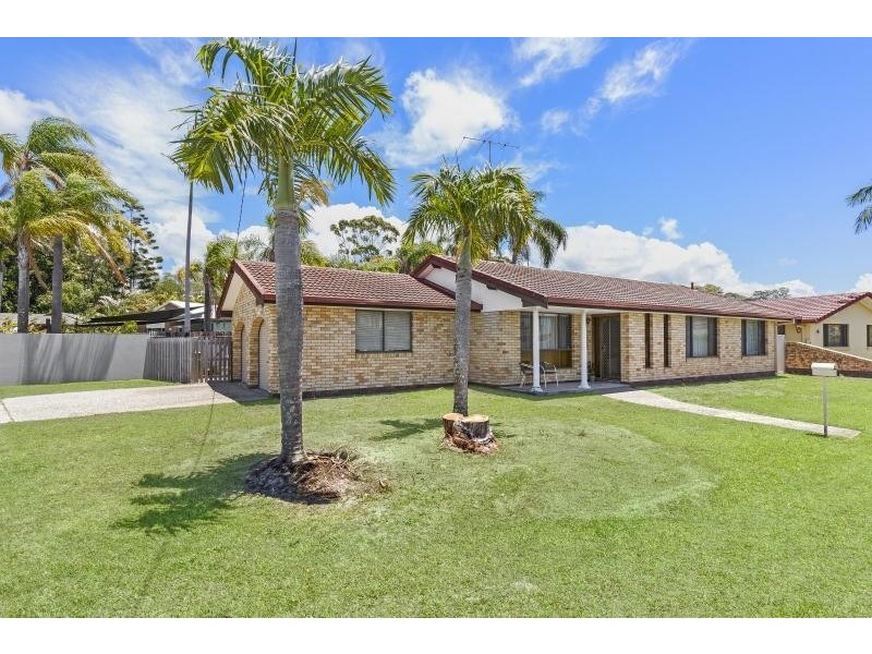 227 Mallawa Drive, Palm Beach QLD 4221