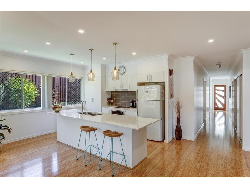 21 Sapphire  Place, Elanora QLD 4221