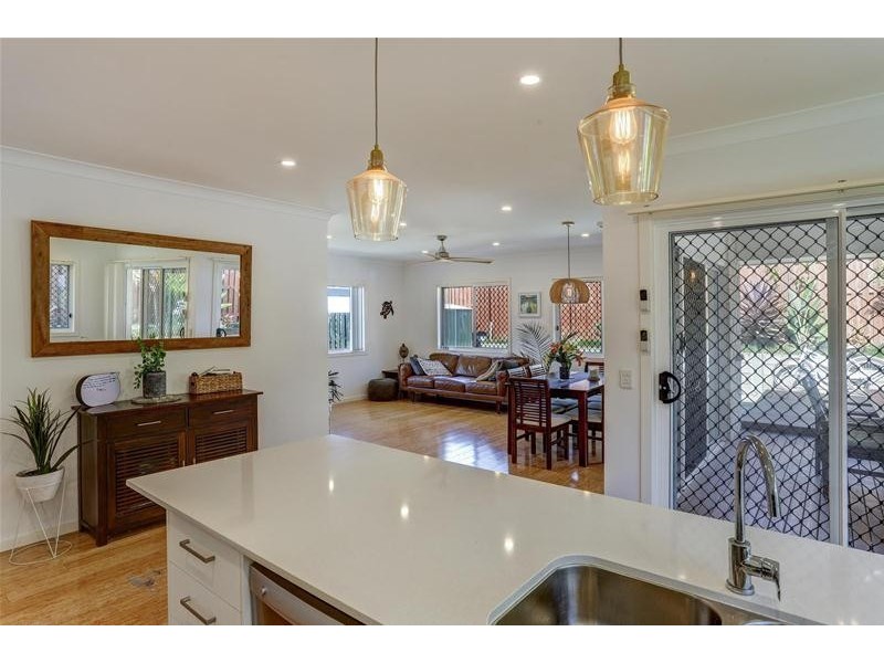 21 Sapphire  Place, Elanora QLD 4221