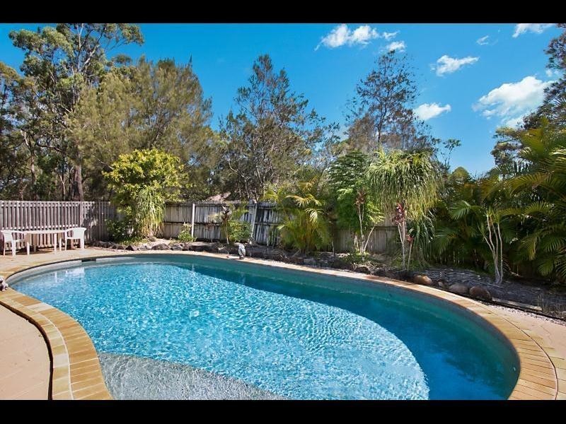 11 Forest Court, Elanora QLD 4221