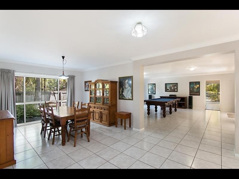 11 Forest Court, Elanora QLD 4221